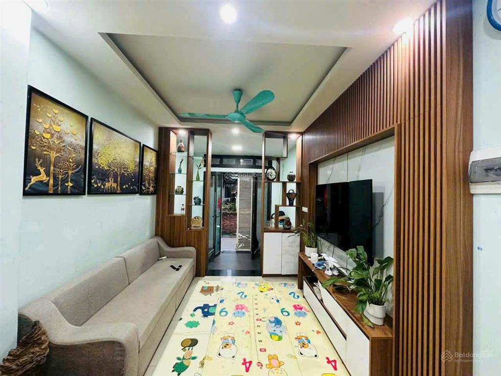 Cần bán gấp căn nhà gần trường chất lượng cao chu văn an, long biên, giá tốt