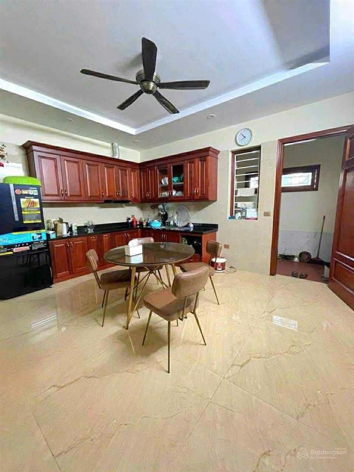 Cần bán gấp căn nhà mặt ngõ 83m2 khu ngã tư sở 29,5 tỷ có thương lượng