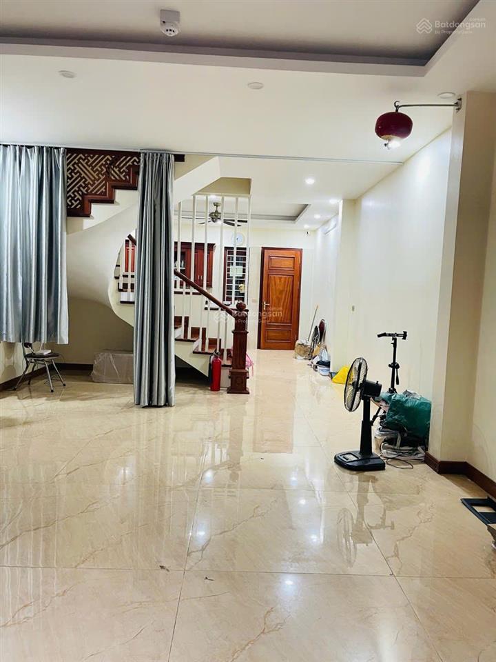 Cần bán gấp căn nhà mặt ngõ 83m2 khu ngã tư sở 29,5 tỷ có thương lượng
