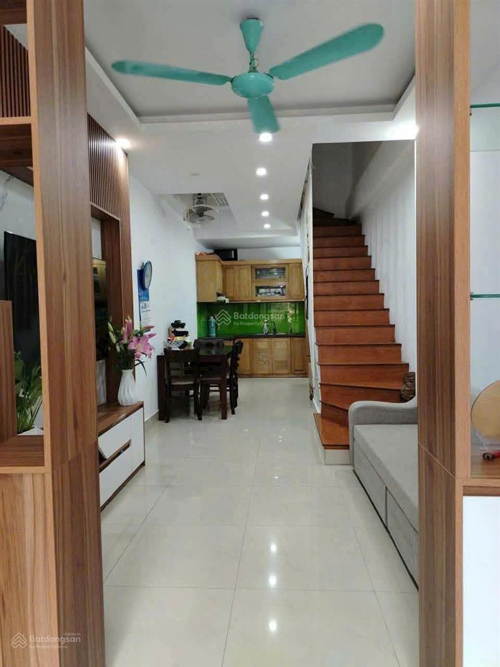 Bán gấp căn nhà tại phố kẻ tạnh, long biên. gần trường chất lượng cao chu văn an c1, c2 long biên