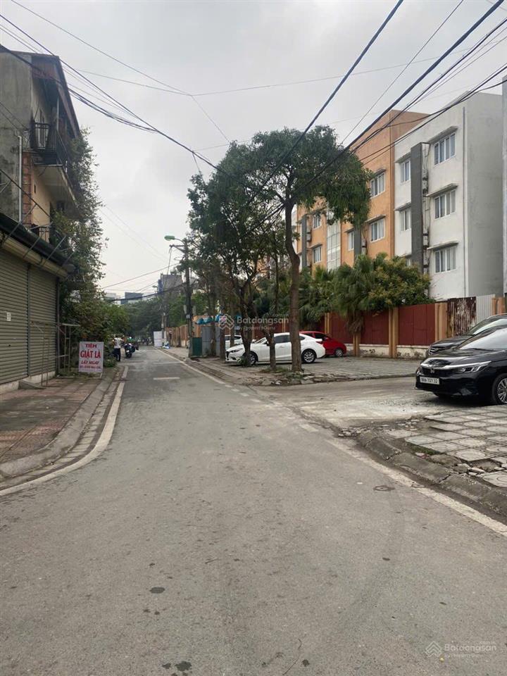Bán siêu phẩm dân xây 5 tầng thang máy gara 3 ô tô full tiện ích công năng tại gia quất, long biên
