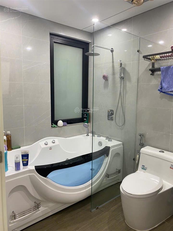 Bán siêu phẩm dân xây 5 tầng thang máy gara 3 ô tô full tiện ích công năng tại gia quất, long biên