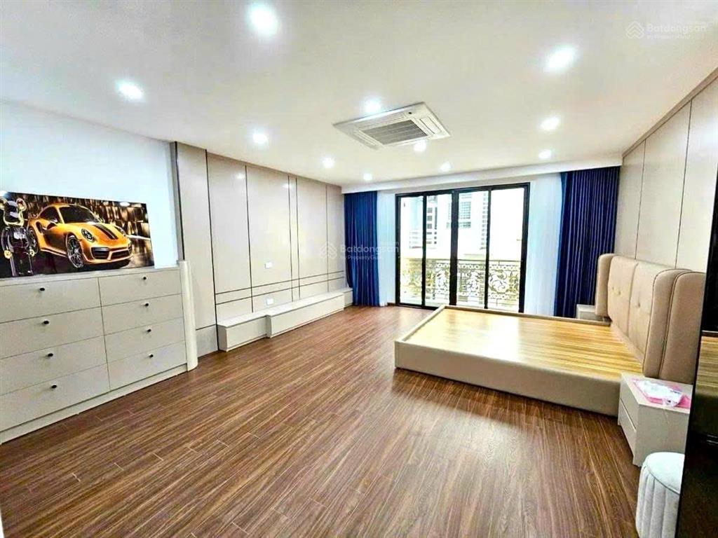 Bán căn nhà đẹp ô tô 7 chỗ vào nhà ngõ thông tại nguyễn văn cừ gia thụy giá ngon