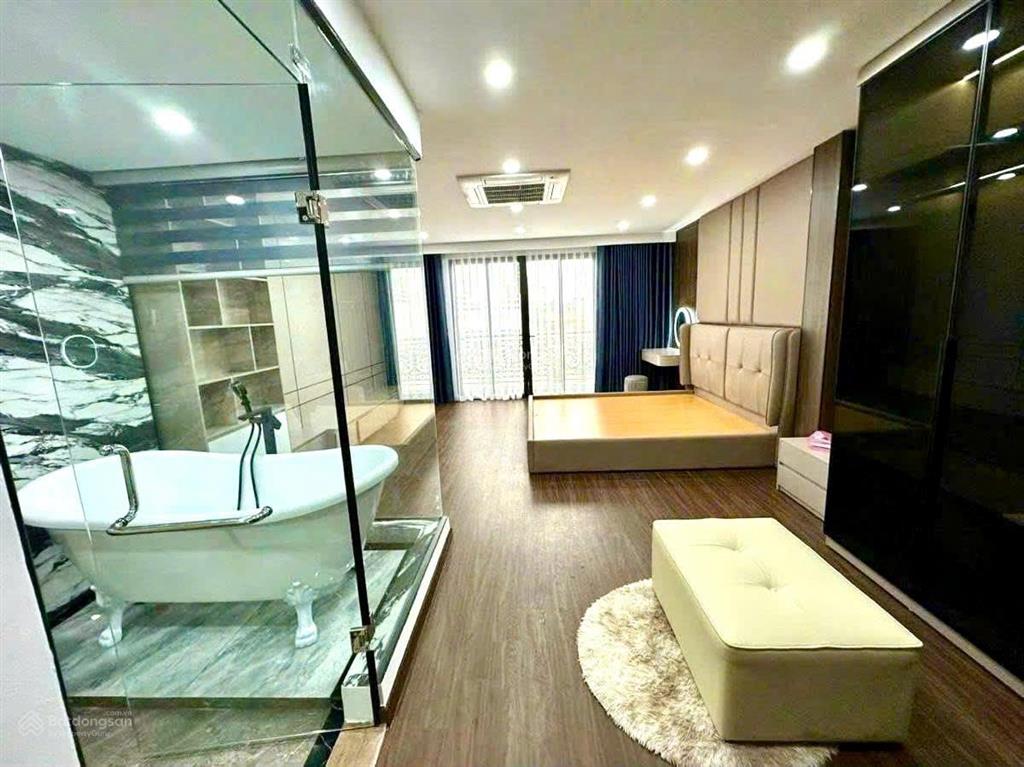 Bán căn nhà đẹp ô tô 7 chỗ vào nhà ngõ thông tại nguyễn văn cừ gia thụy giá ngon