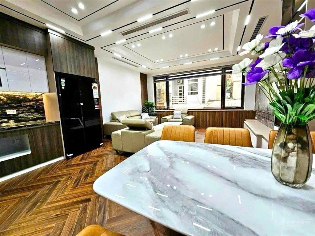 Bán căn nhà đẹp ô tô 7 chỗ vào nhà ngõ thông tại nguyễn văn cừ gia thụy giá ngon