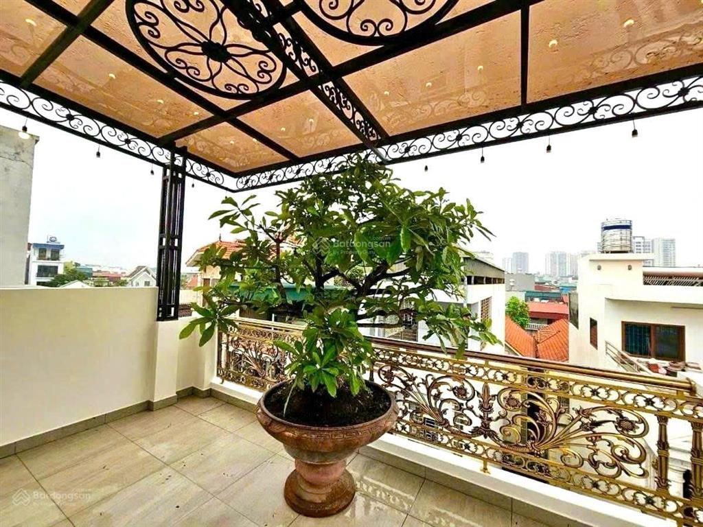 Bán căn nhà đẹp ô tô 7 chỗ vào nhà ngõ thông tại nguyễn văn cừ gia thụy giá ngon