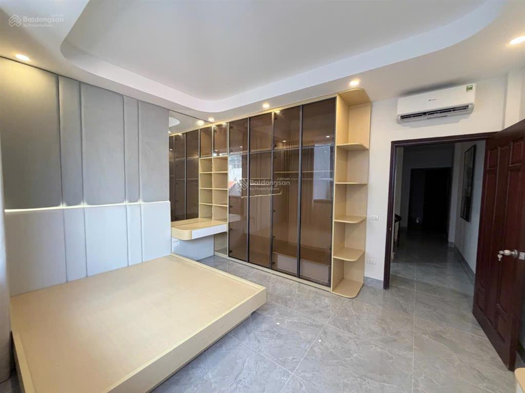 Bán căn nhà đẹp dân xây phố vũ đức thận ngay big c long biên 76m2 5 tầng 22 tỷ có thương lượng