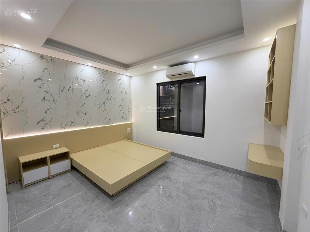 Bán căn nhà đẹp dân xây phố vũ đức thận ngay big c long biên 76m2 5 tầng 22 tỷ có thương lượng