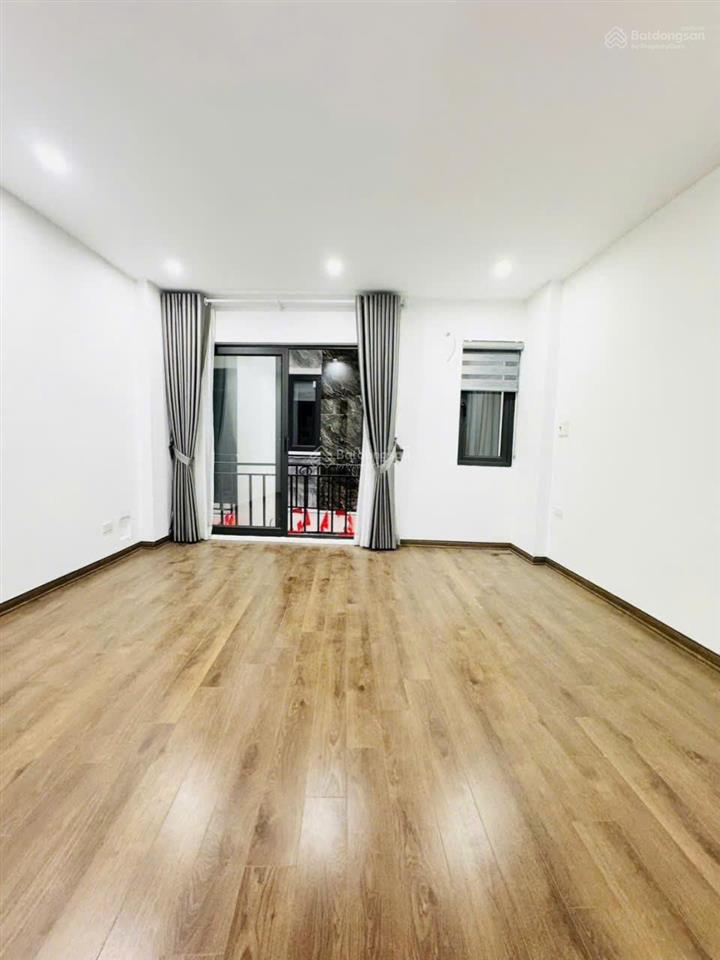 Bán nhanh nhà ngọc thụy, bồ đề, ô tô đỗ cổng. dt 32m2  5 tầng  nhà xây mới nhỉnh 7 tỷ