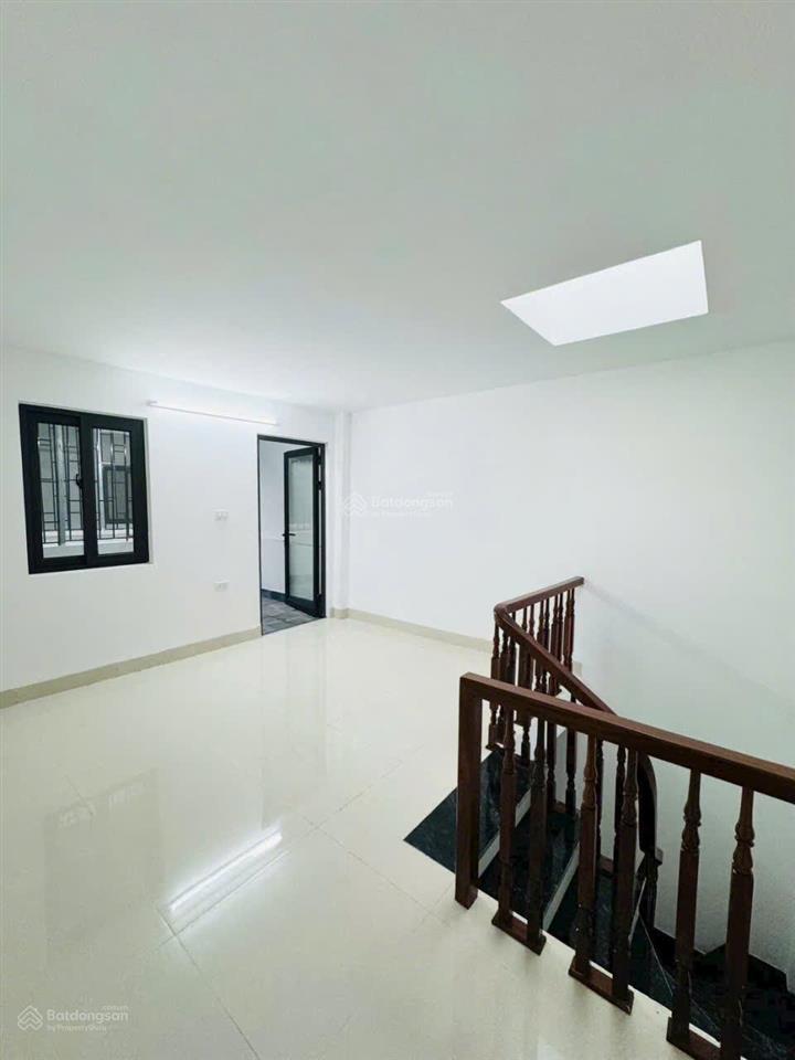 Bán nhanh nhà ngọc thụy, bồ đề, ô tô đỗ cổng. dt 32m2  5 tầng  nhà xây mới nhỉnh 7 tỷ