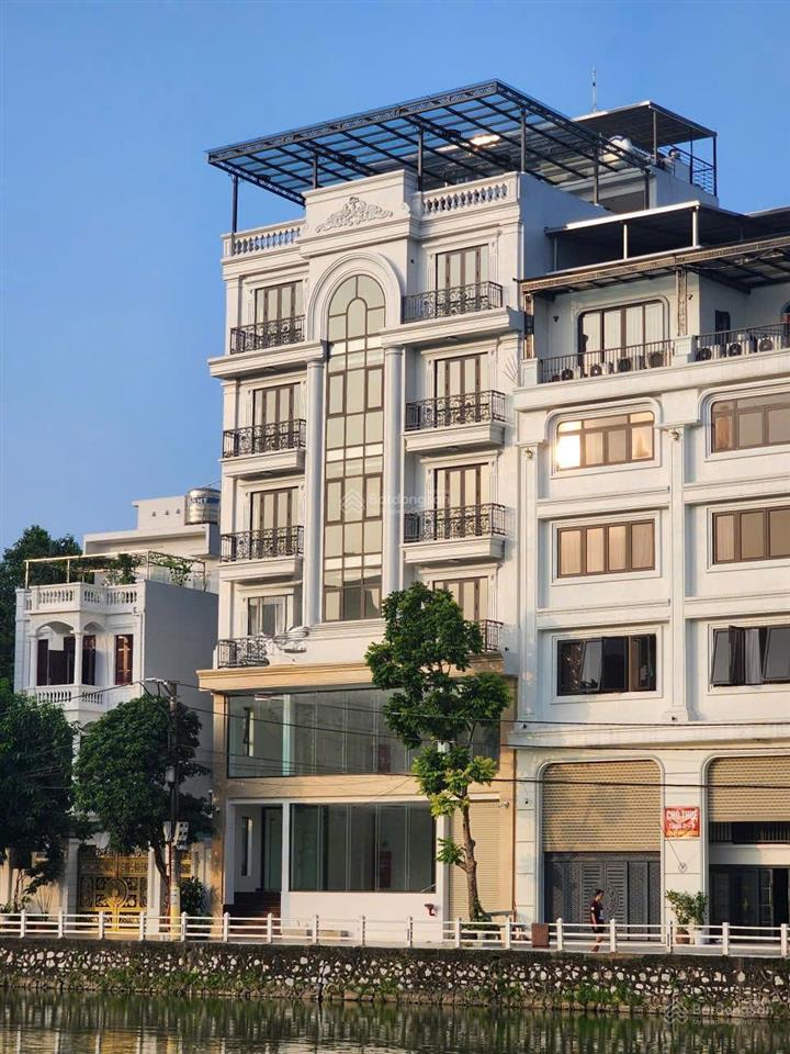 Cho thuê tòa nhà tại mặt hồ bồ đề 138m2, 8 tầng thang máy mặt tiền 12m giá thuê 75tr/ tháng