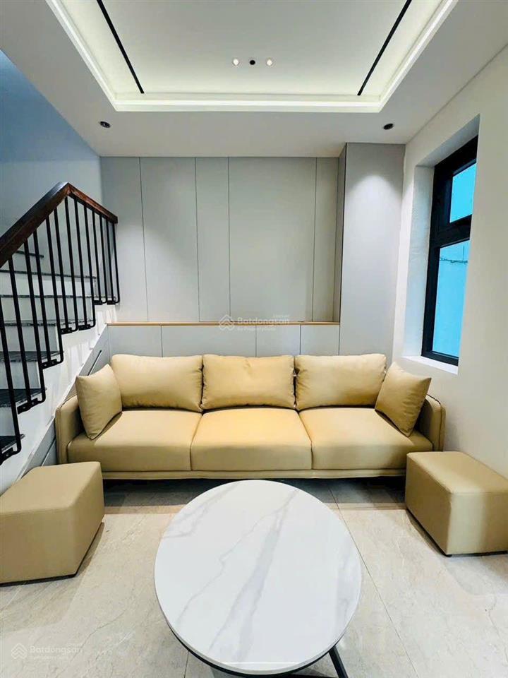 Bán nhà ngọc thụy 32m2 6 tầng thang máy 8,2 tỷ còn thương lượng