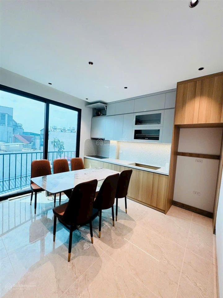 Bán nhà ngọc thụy 32m2 6 tầng thang máy 8,2 tỷ còn thương lượng