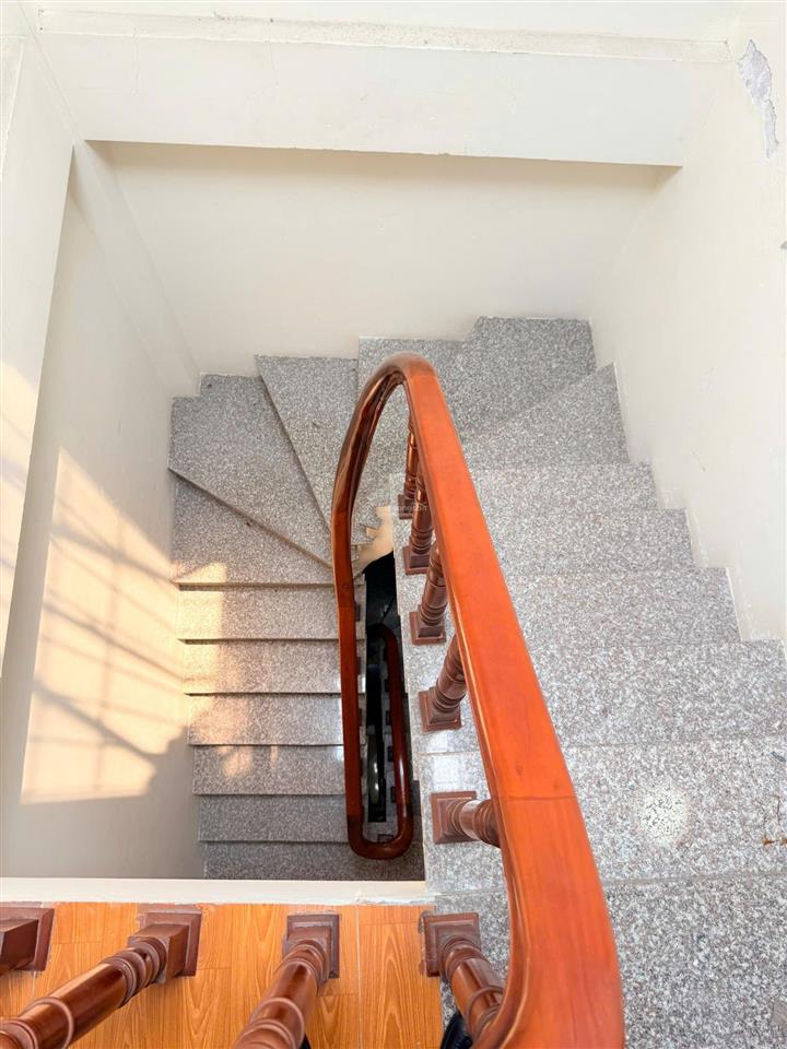 Bán gấp căn nhà ngõ 461 trần khát chân 38m2 giá ngon 8,9 tỷ