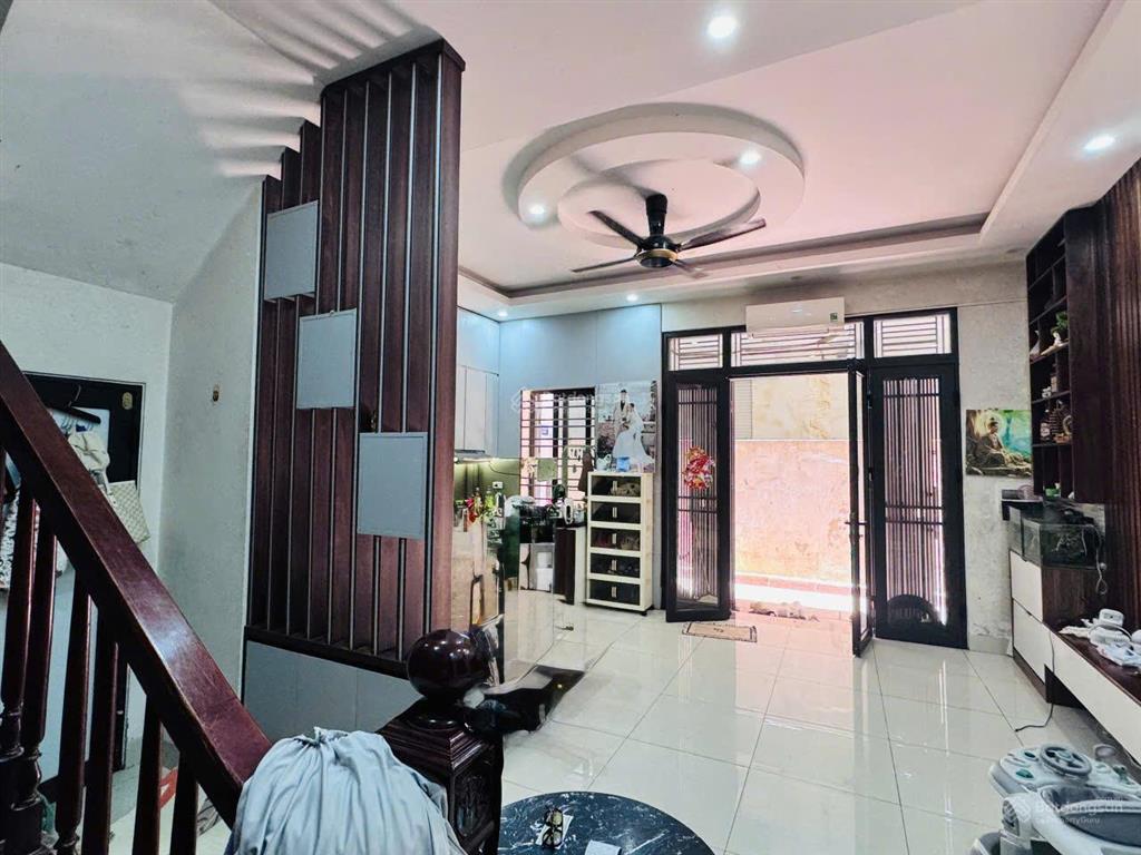 Bán nhà bồ đề 5 tầng 34m2 nhỉnh 8 tỏi tl.