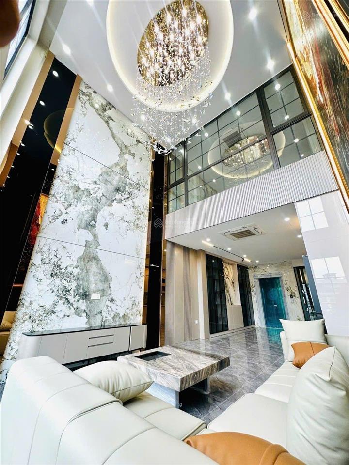 Bán căn nhà siêu đẹp ngay big c long biên kết nối giao thông thuận tiện ở sướng 60m2 nhỉnh 20 tỷ