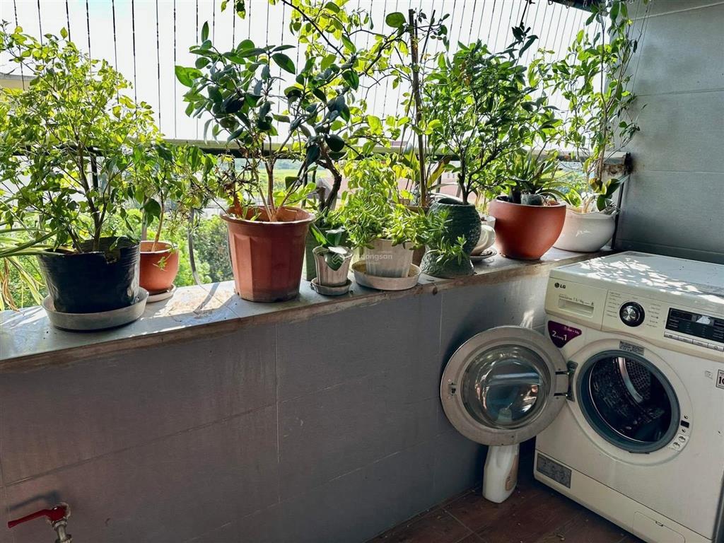 Bán gấp căn chung cư 2pn 69m2 tại khu đô thị việt hưng giá 3.6 tỷ