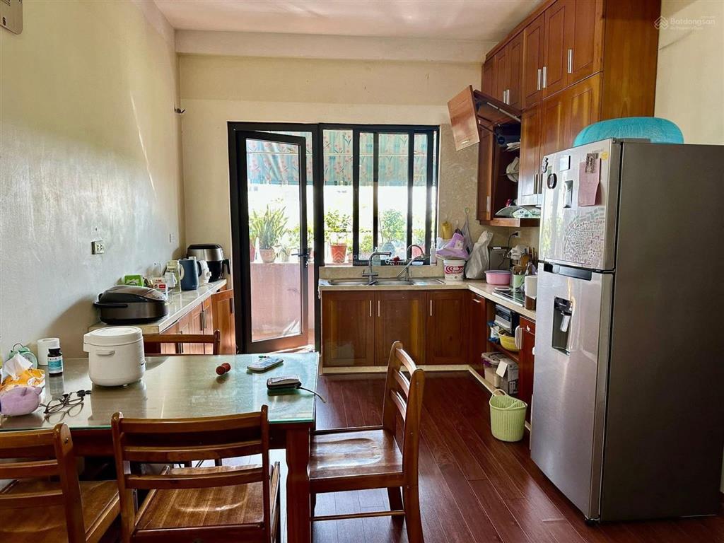 Bán gấp căn chung cư 2pn 69m2 tại khu đô thị việt hưng giá 3.6 tỷ