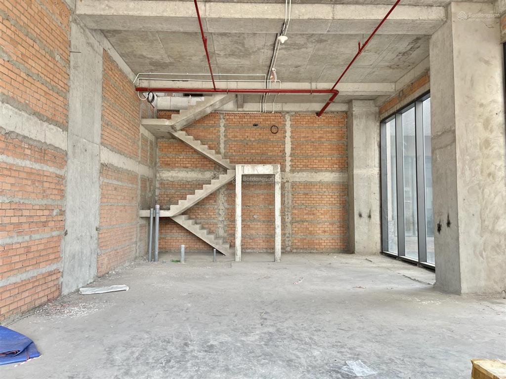 Cho thuê mặt bằng shophouse eco green q7. dt 200m2.  0888 887 ***