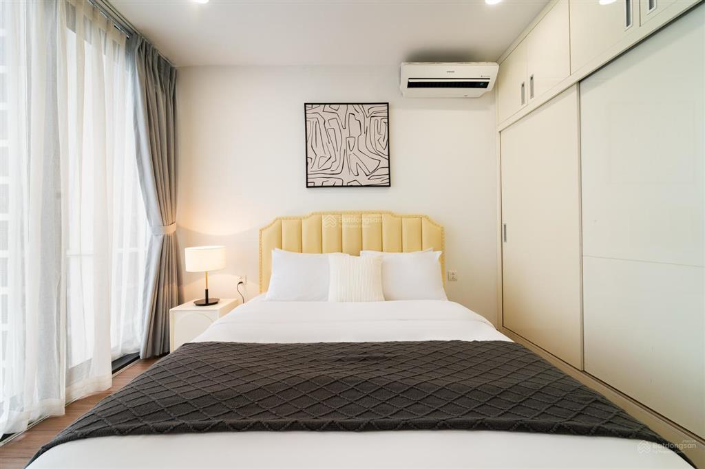 Chính chủ gửi bán căn hộ 3 phòng ngủ, 2wc, 85,3m2, eco green quận 7. full nội thất.  0888 887 ***