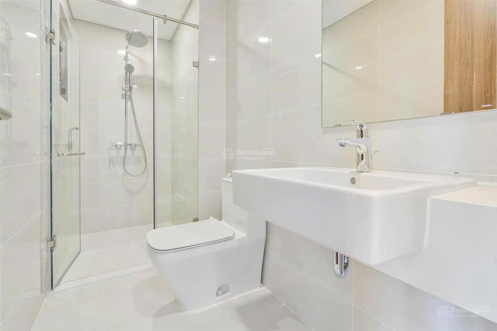 Cho thuê căn hộ 3 phòng ngủ, 95m2, tầng cao, view đẹp. giá 19 triệu/tháng.  0888 887 ***