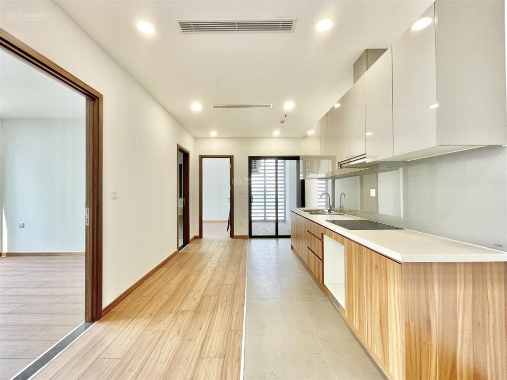 Cho thuê căn hộ 3 phòng ngủ, 95m2, tầng cao, view đẹp. giá 19 triệu/tháng.  0888 887 ***