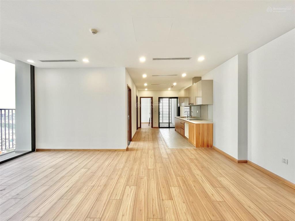 Cho thuê căn hộ 3 phòng ngủ, 95m2, tầng cao, view đẹp. giá 19 triệu/tháng.  0888 887 ***