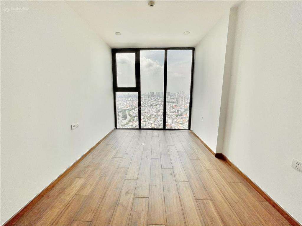 Cho thuê căn hộ 3 phòng ngủ, 95m2, tầng cao, view đẹp. giá 19 triệu/tháng.  0888 887 ***