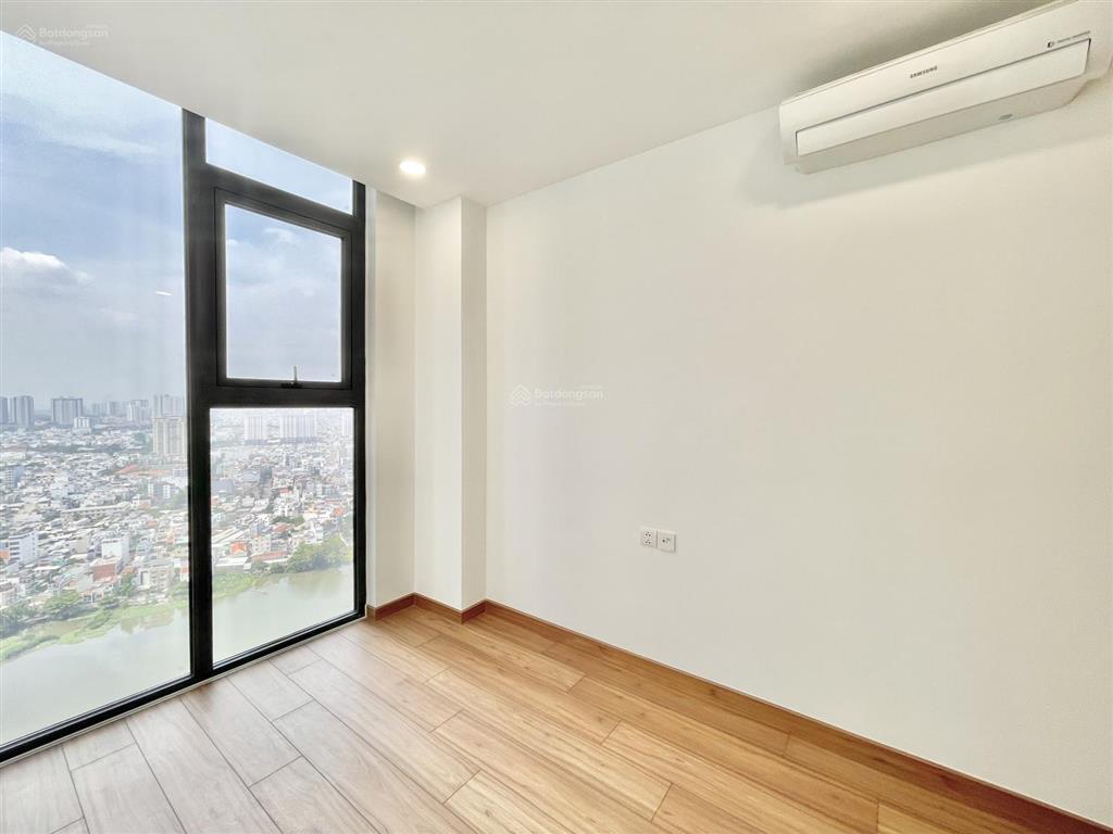 Cho thuê căn hộ 3 phòng ngủ, 95m2, tầng cao, view đẹp. giá 19 triệu/tháng.  0888 887 ***