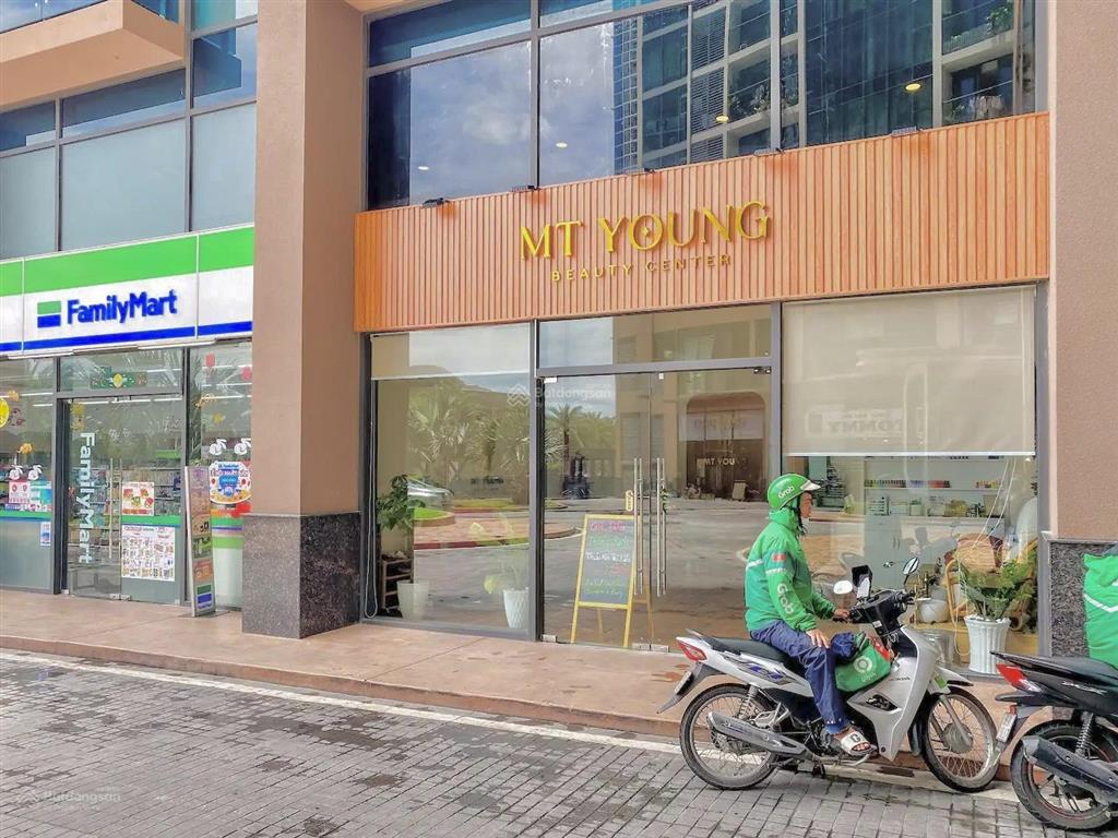 Chính chủ cho thuê mặt bằng shop 1 trệt, 1 lầu tại eco green sài gòn.  0888 887 ***