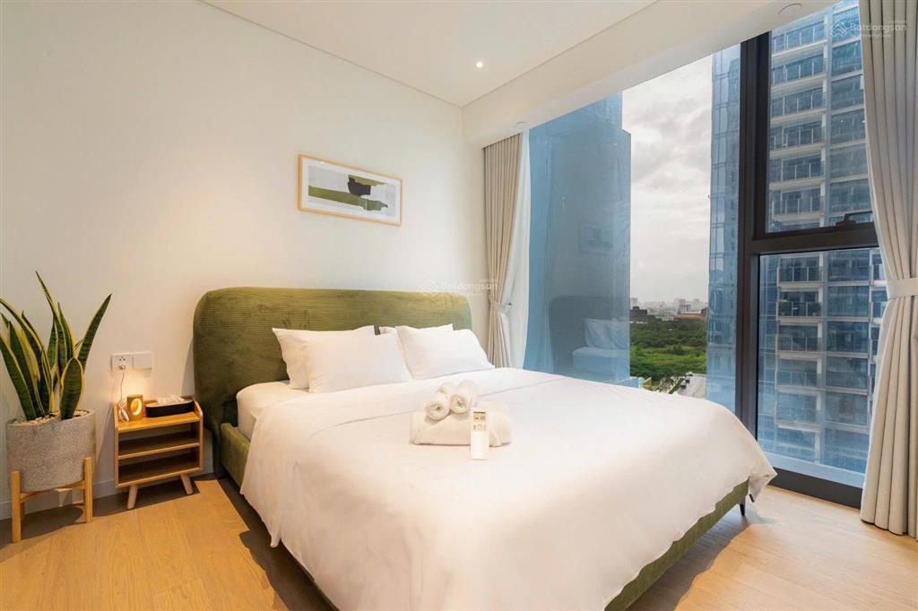 Cho thuê căn hộ 3 phòng ngủ, view pháo hoa, bitexco, full nội thất cao cấp. giá 26 triệu/tháng