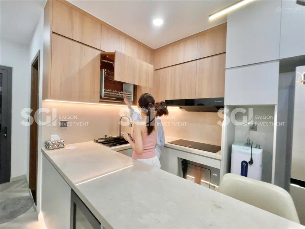 Cho thuê căn hộ 3 phòng ngủ, view pháo hoa, bitexco, full nội thất cao cấp. giá 26 triệu/tháng
