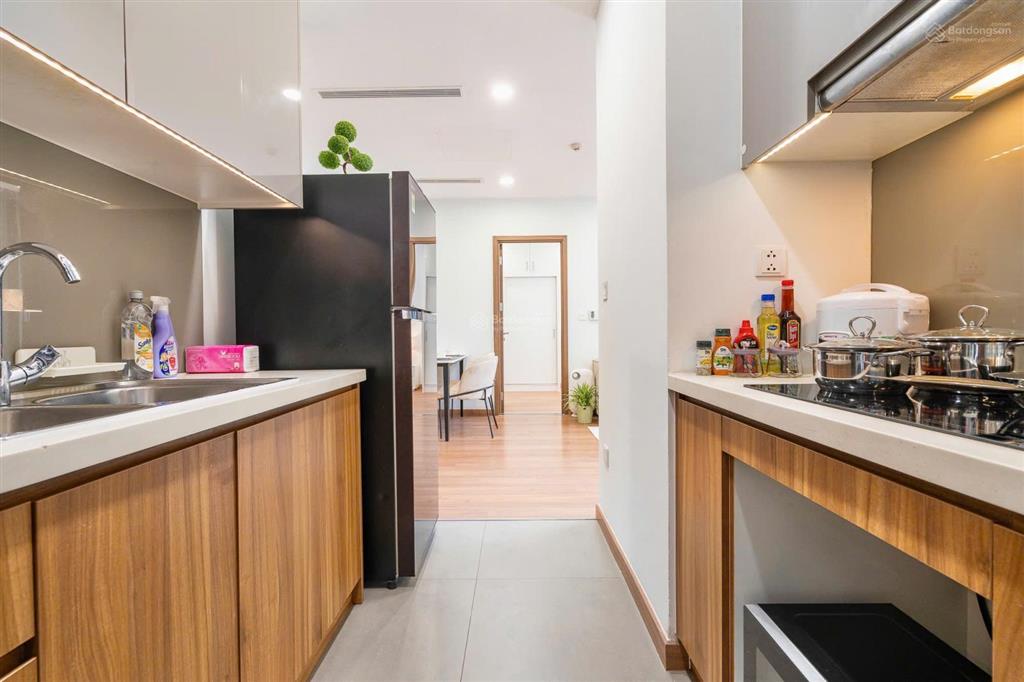 Bán căn hộ 3 phòng ngủ, 2wc, 94,1m2, eco green quận 7. full nội thất. sổ hồng sẵn.  0888 887 ***