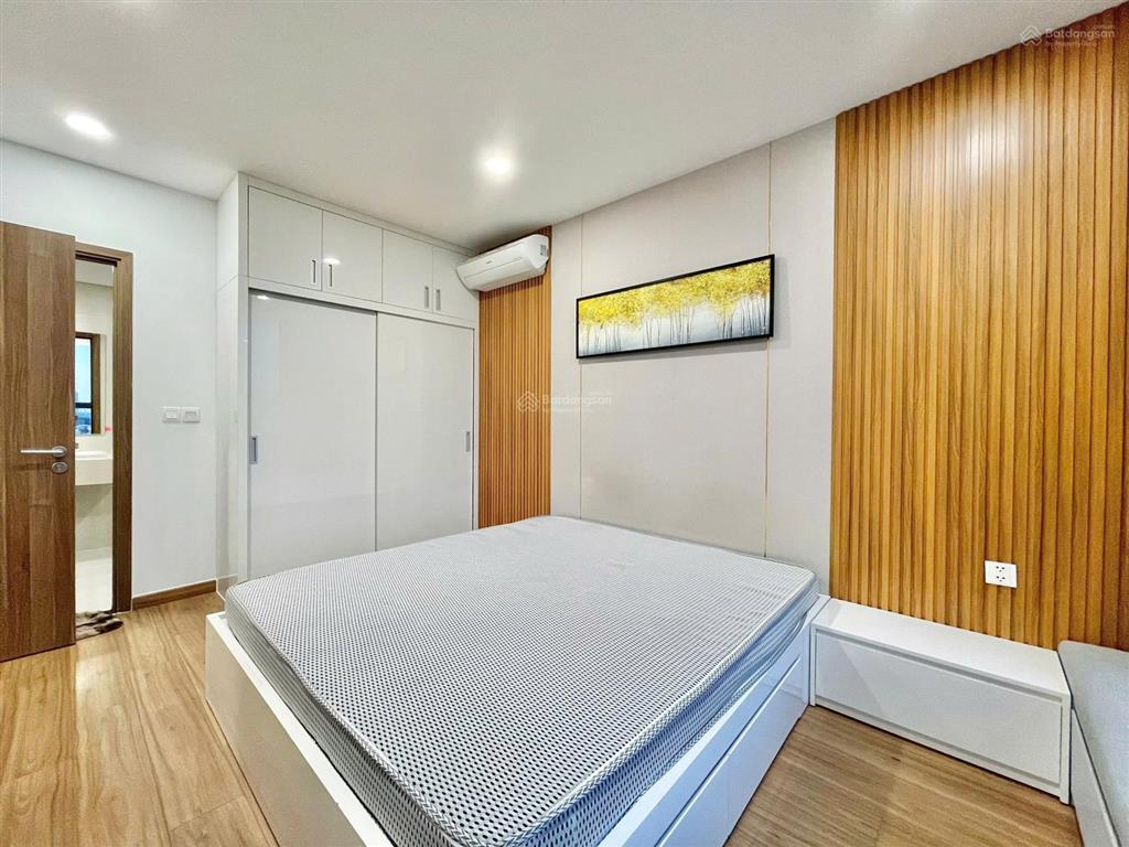 Bán nhanh căn hộ 3 phòng ngủ, 85.3m2, eco green. full nội thất, sổ hồng. giá 7,9 tỷ.  0888 887 ***
