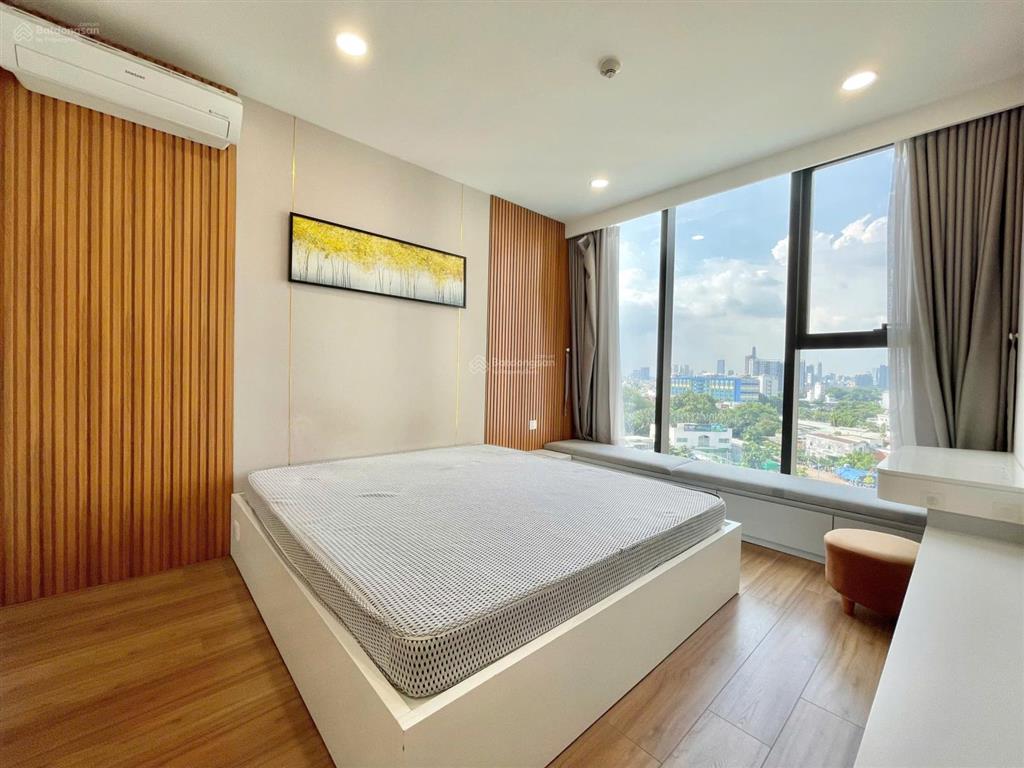 Bán nhanh căn hộ 3 phòng ngủ, 85.3m2, eco green. full nội thất, sổ hồng. giá 7,9 tỷ.  0888 887 ***