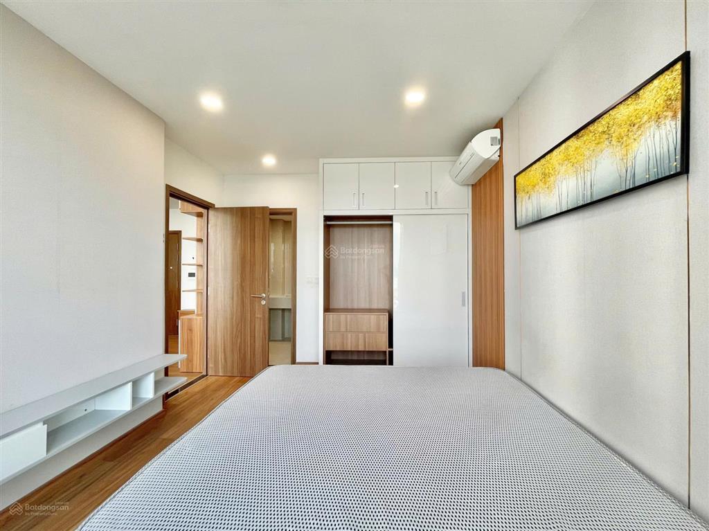 Bán nhanh căn hộ 3 phòng ngủ, 85.3m2, eco green. full nội thất, sổ hồng. giá 7,9 tỷ.  0888 887 ***