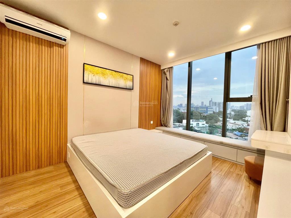 Bán nhanh căn hộ 3 phòng ngủ, 85.3m2, eco green. full nội thất, sổ hồng. giá 7,9 tỷ.  0888 887 ***
