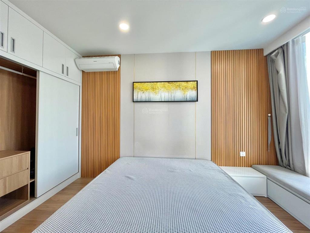 Bán nhanh căn hộ 3 phòng ngủ, 85.3m2, eco green. full nội thất, sổ hồng. giá 7,9 tỷ.  0888 887 ***