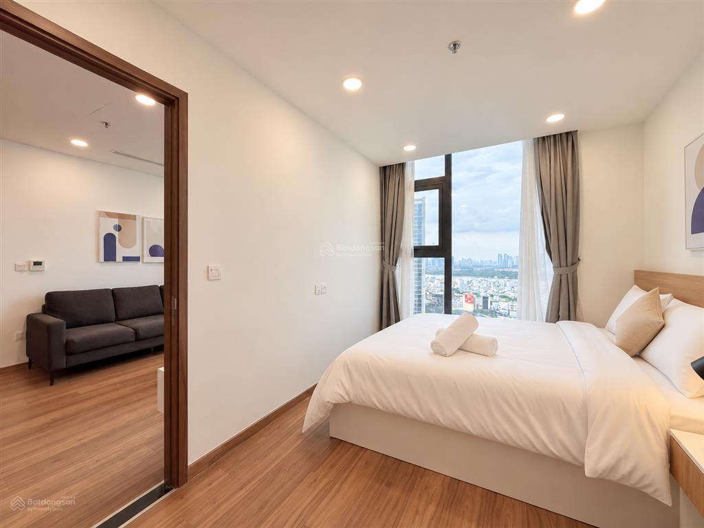 Bán gấp căn hộ 2pn, 2wc, 64.7m2, full nội thất. giá 5.9 tỷ.  0888 887 ***