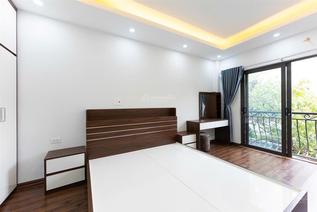 Cho thuê nhà riêng ngõ 639 hoàng hoa thám, ba đình, hn. dt 35m2 x 5 tầng, 3 pn, 4 wc. gía 13 triệu.