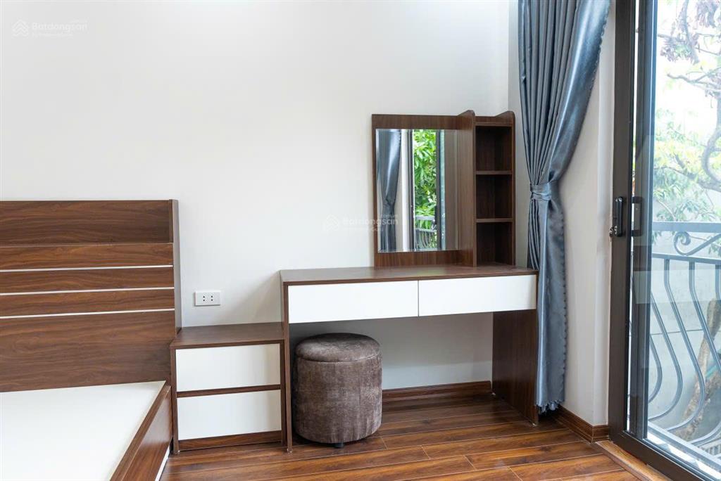 Cho thuê nhà riêng ngõ 639 hoàng hoa thám, ba đình, hn. dt 35m2 x 5 tầng, 3 pn, 4 wc. gía 13 triệu.