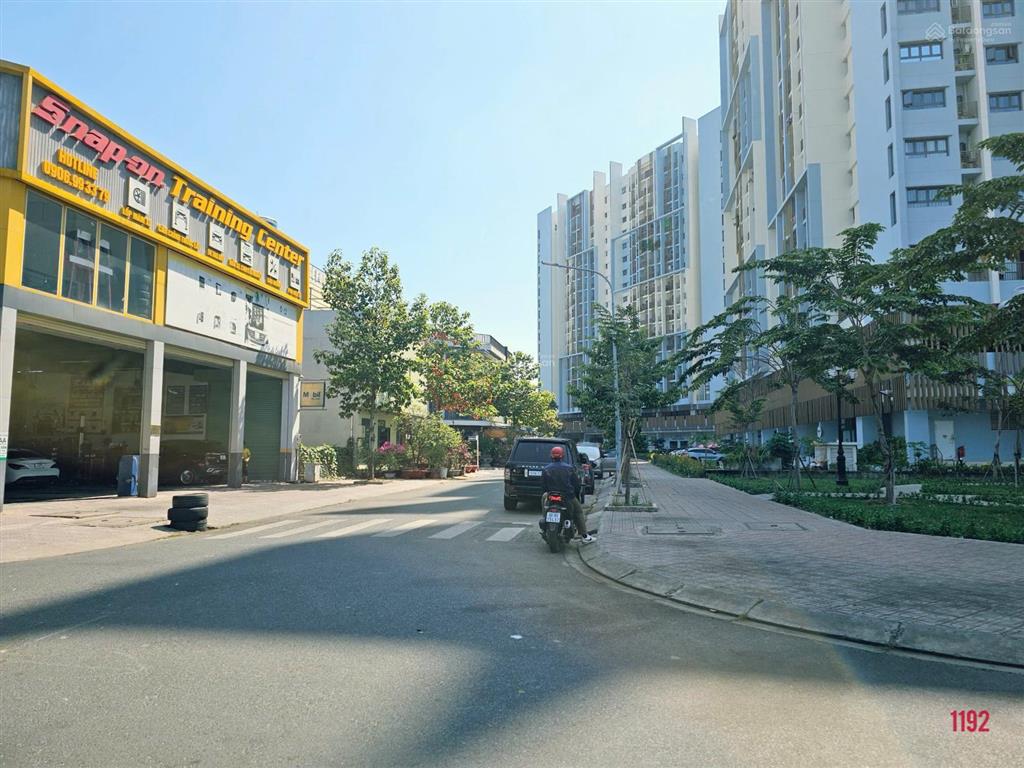 Bán lô góc 2 mặt tiền 111m2 giá 10 tỷ khu vip d2d võ thị sáu, p trấn biên, đồng nai