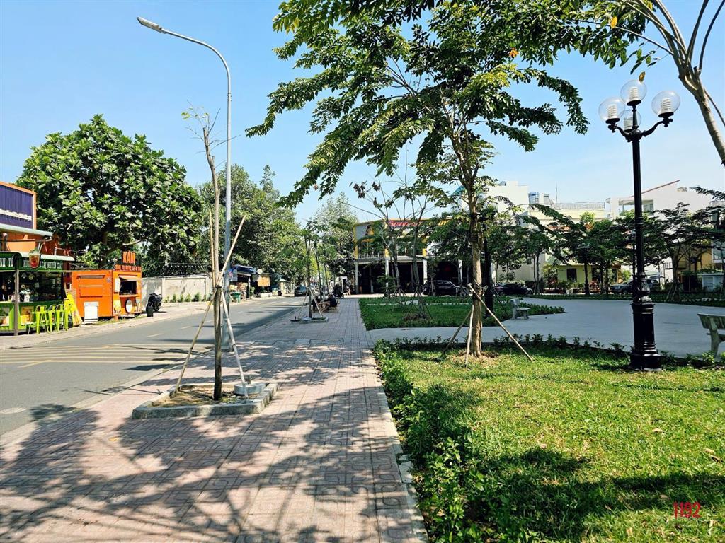 Bán lô góc 2 mặt tiền 111m2 giá 10 tỷ khu vip d2d võ thị sáu, p trấn biên, đồng nai