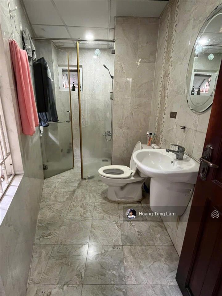 Cho thuê phòng bình dân cửa sổ lầu 1 đầy đủ nội thất