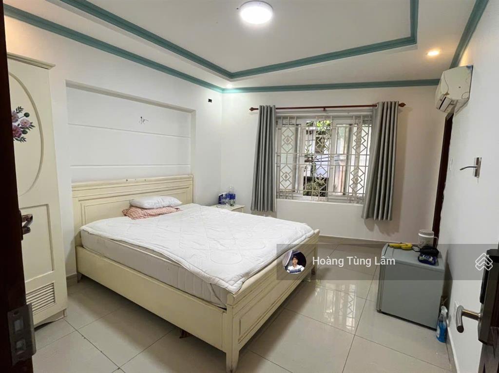 Cho thuê phòng bình dân cửa sổ lầu 1 đầy đủ nội thất