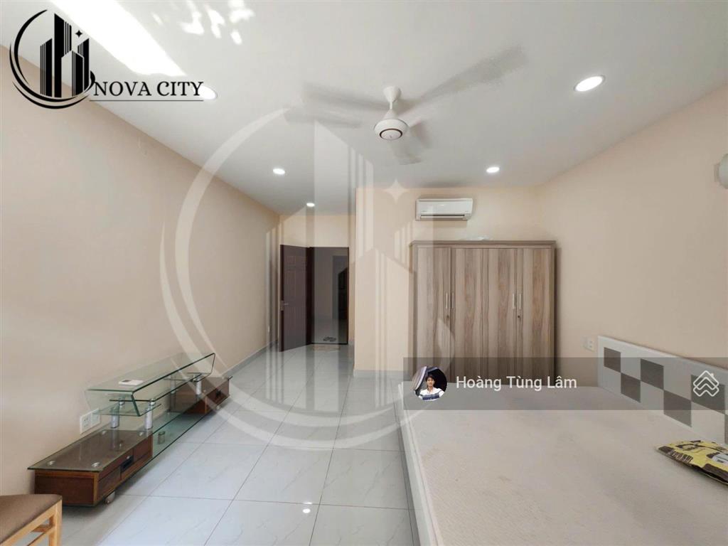 Phòng ban công rộng full nội thất  chỉ 6 triệu/tháng