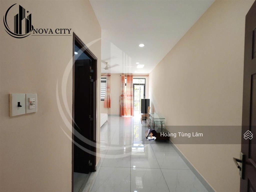 Phòng ban công rộng full nội thất  chỉ 6 triệu/tháng