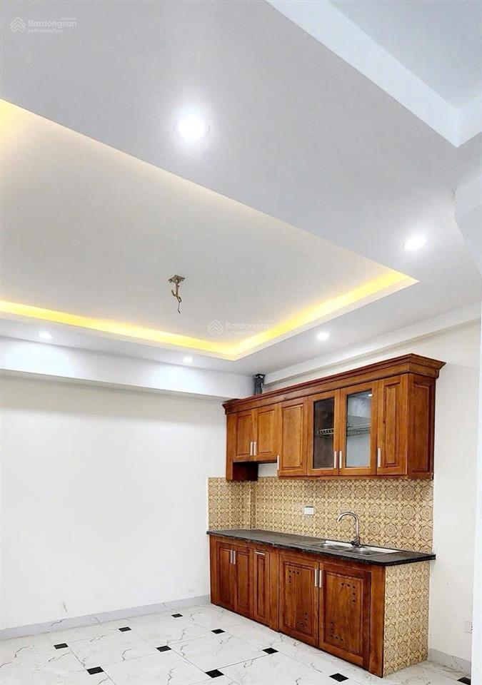 2 ô tô tránh 35m hơn 5 tỷ cách phố xốm 3km