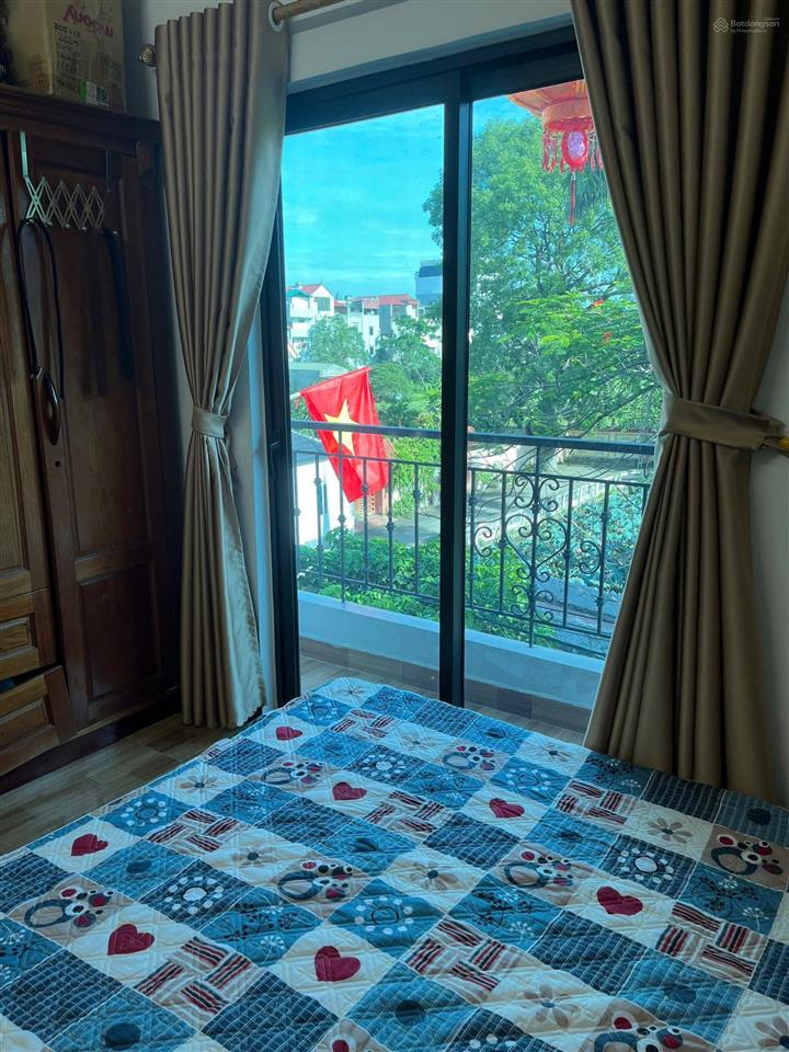 2 ô tô tránh 35m hơn 5 tỷ cách phố xốm 3km