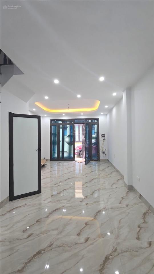 Em gái gửi bán nhà trung tâm thị trấn chúc sơn 51m full tc 3tầng cách ql6 chỉ 200m giá 5 tỷ 150